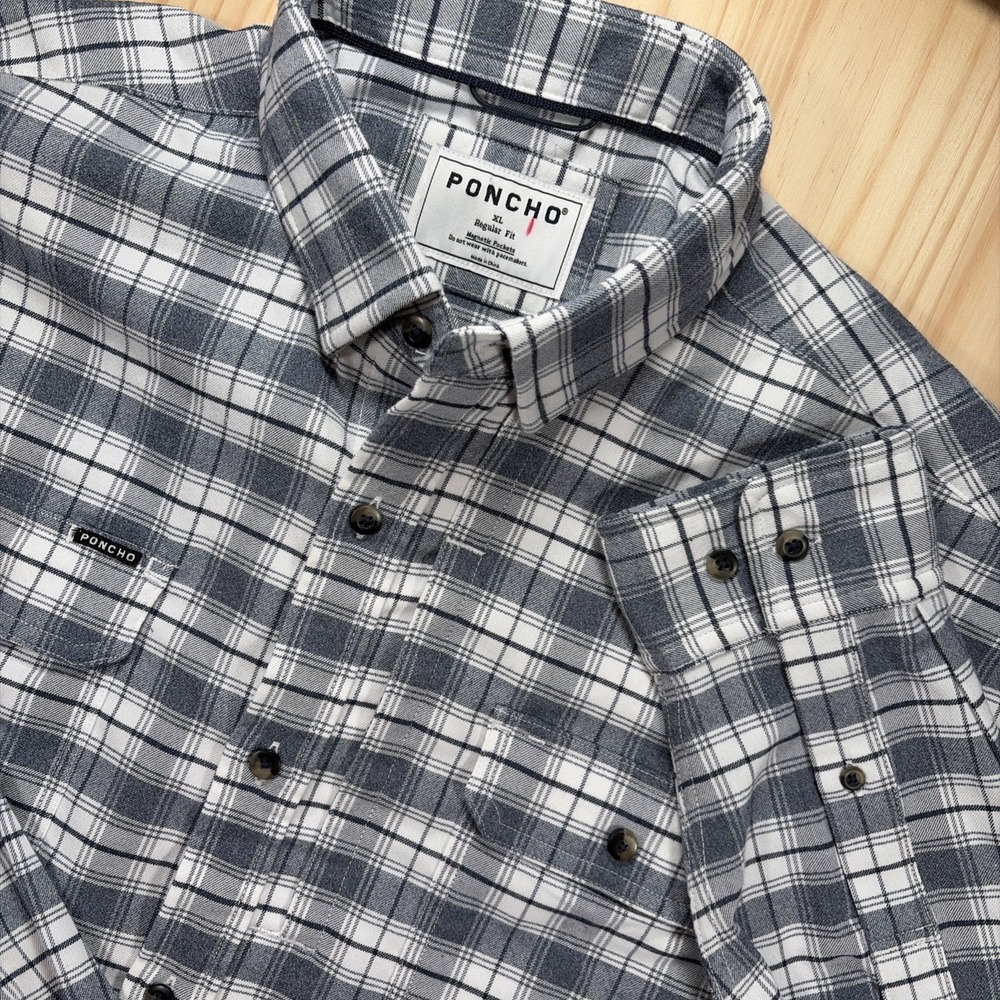 Men's Long Sleeve Shirt Poncho Brand Size XL Magnetic Pockets Regular Flannel